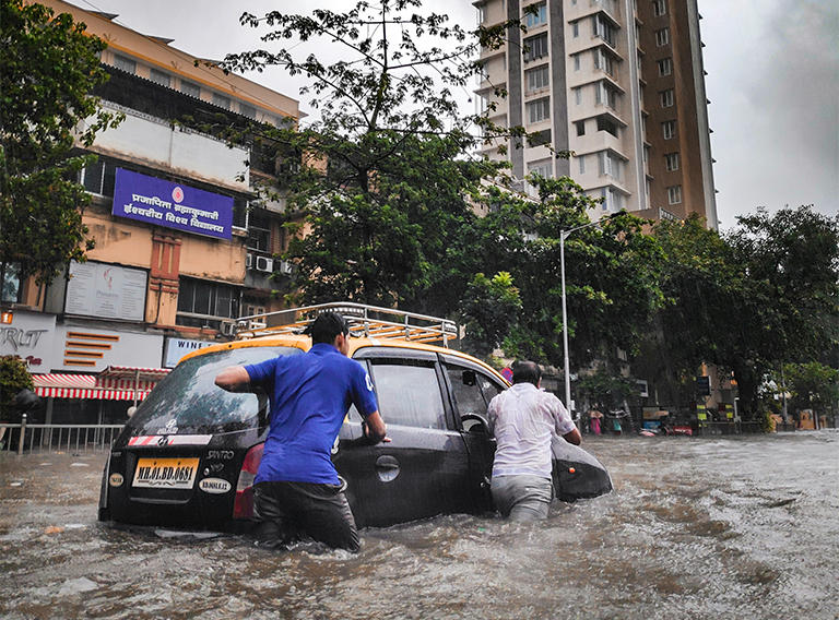 尼泊爾水災 / https://www.crossroads.org.hk/wp-content/uploads/2024/10/Box-Floods-2.png